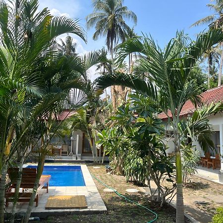 Kebun Homestay Kuta  Экстерьер фото